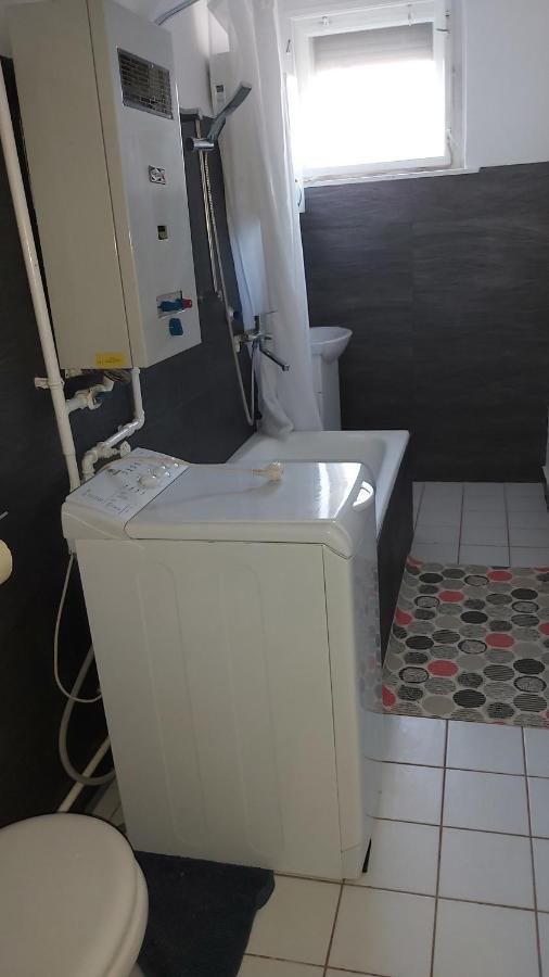 FREE PARKING - Tisza-parti Napfény Apartman Szeged Exterior foto